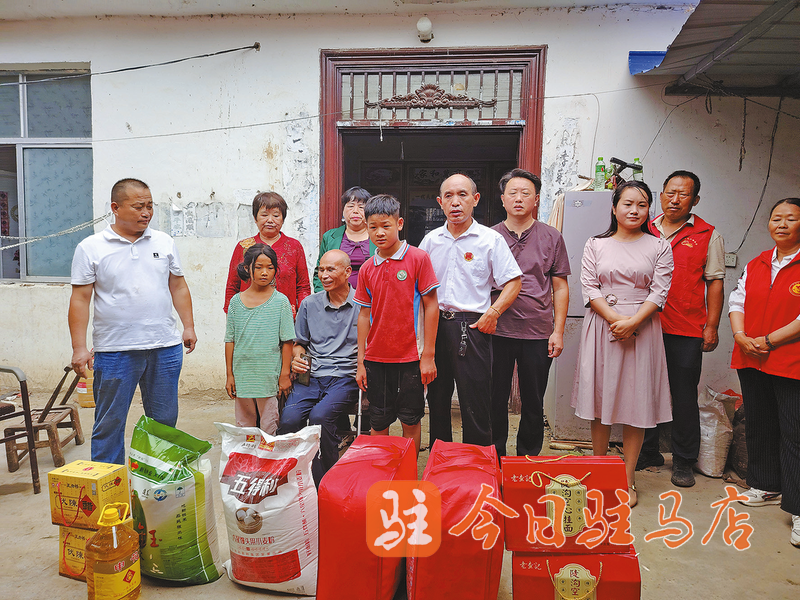 “我淋过雨，就想给别人撑把伞”——记正阳县义工联合会理事罗建新